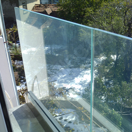 Стъклени парапети